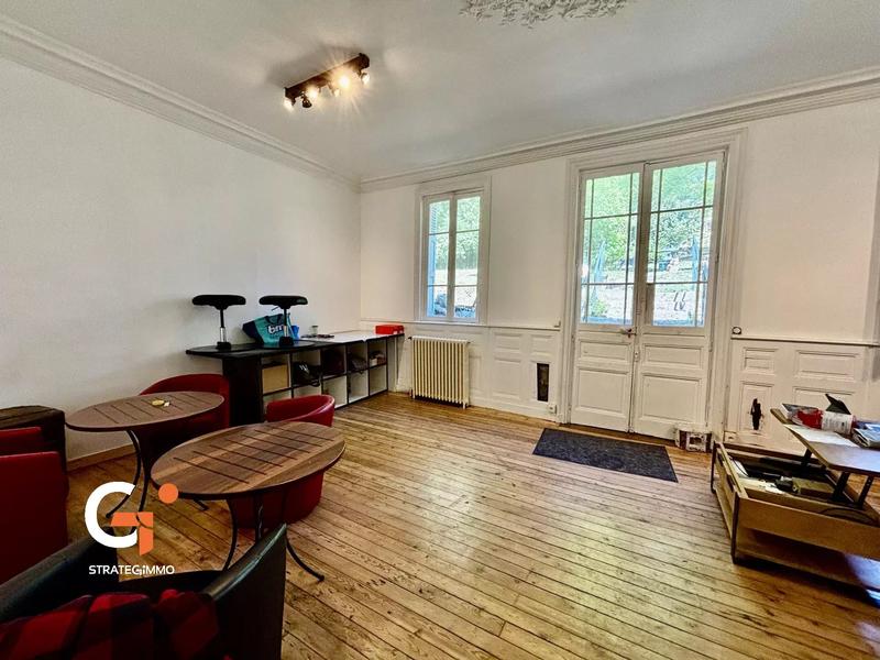 Maison - 349 m² - 10 pièces