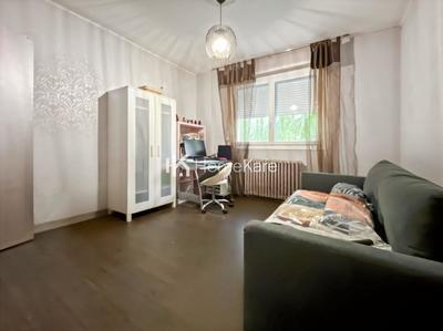 Maison traditionnelle - 180 m² - 6 pièces