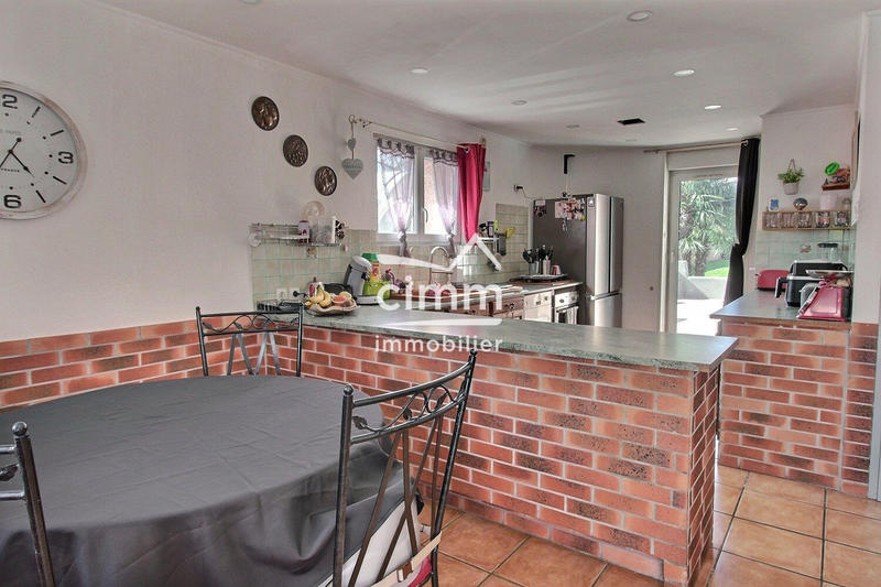 Maison - 209 m² - 8 pièces