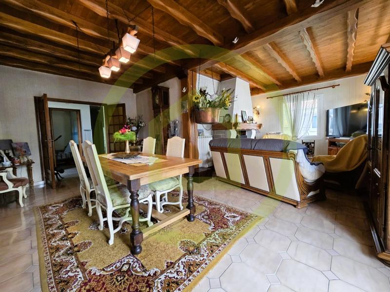 Maison - 232 m² - 9 pièces