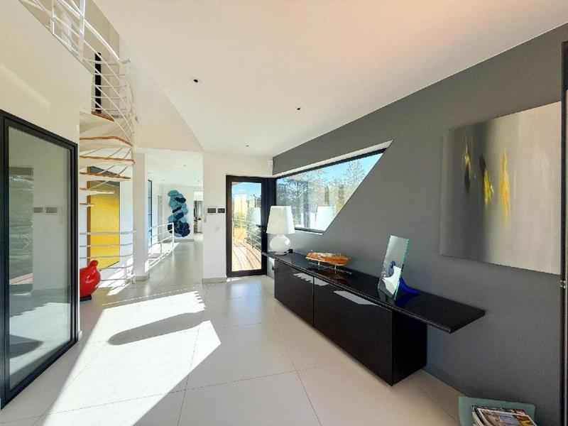 Maison - 263 m² - 7 pièces