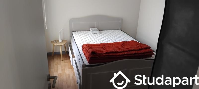 Chambre - 9 m² - 1 pièce