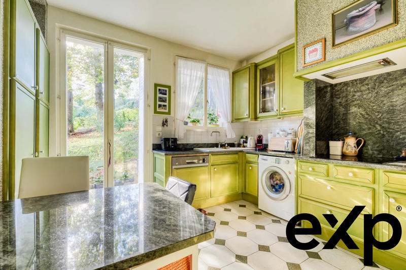 Maison - 196 m² - 7 pièces