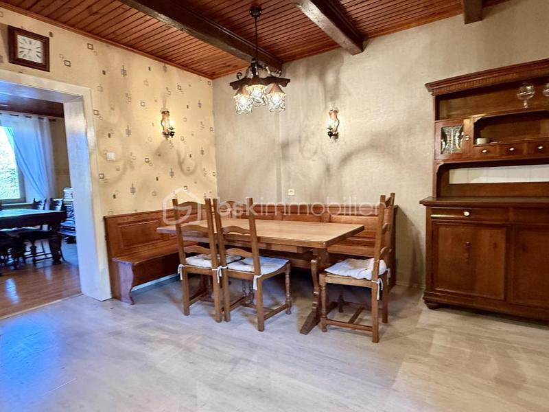 Maison - 186 m² - 9 pièces