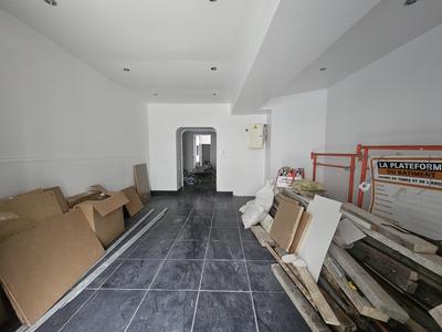 Local commercial - 45 m² - 4 pièces