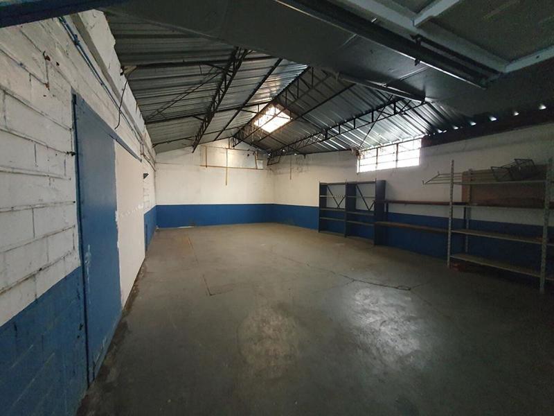 Local d'activité / Entrepôt - 415 m²