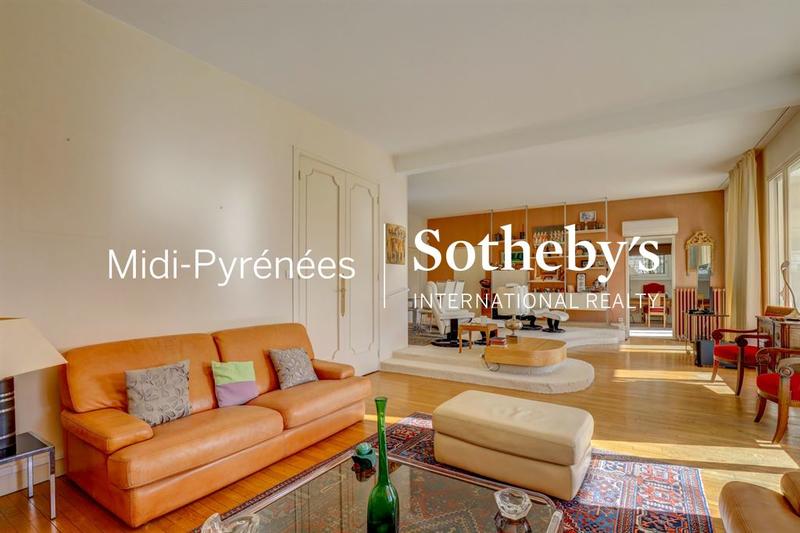 Maison - 325 m² - 6 pièces