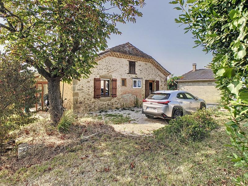 Maison en pierre - 77 m² - 3 pièces