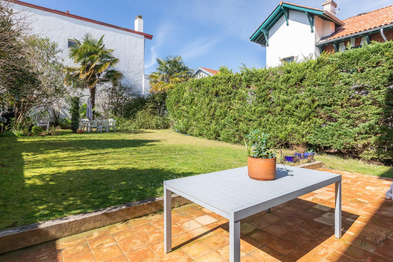 Maison - 343 m² - 10 pièces