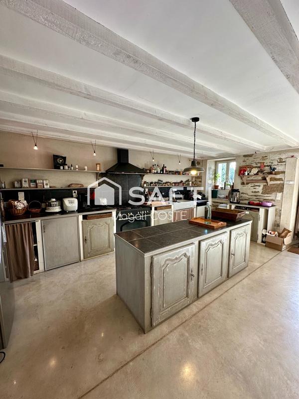 Maison - 440 m² - 12 pièces