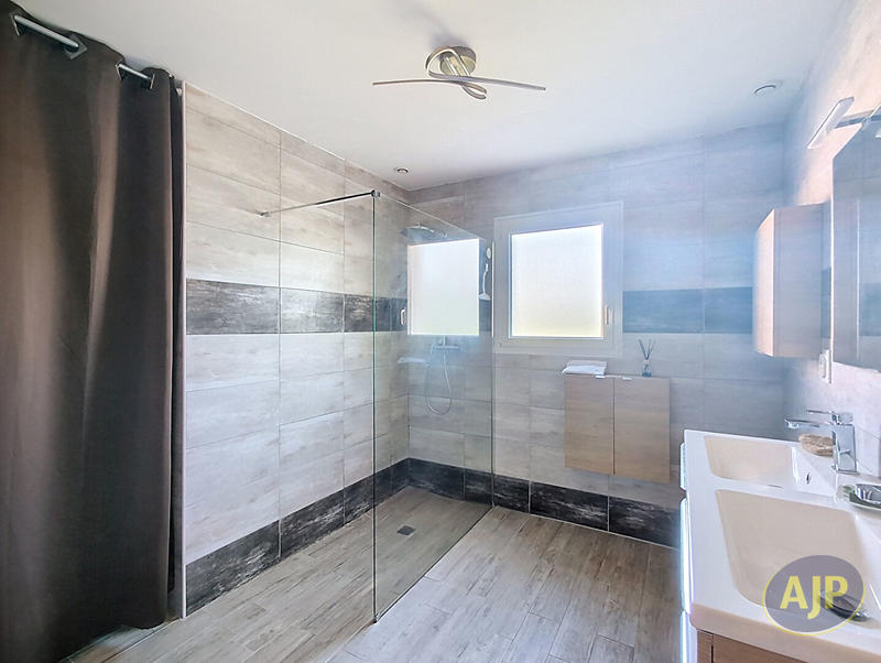 Maison - 148 m² - 6 pièces