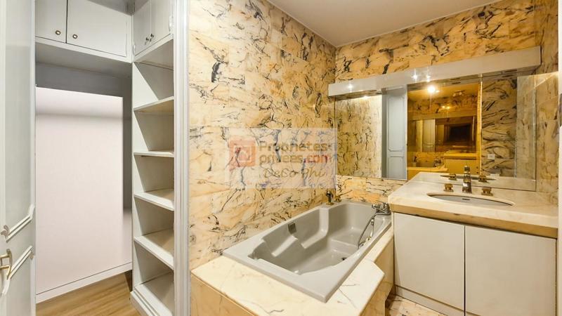 Appartement - 94 m² - 4 pièces