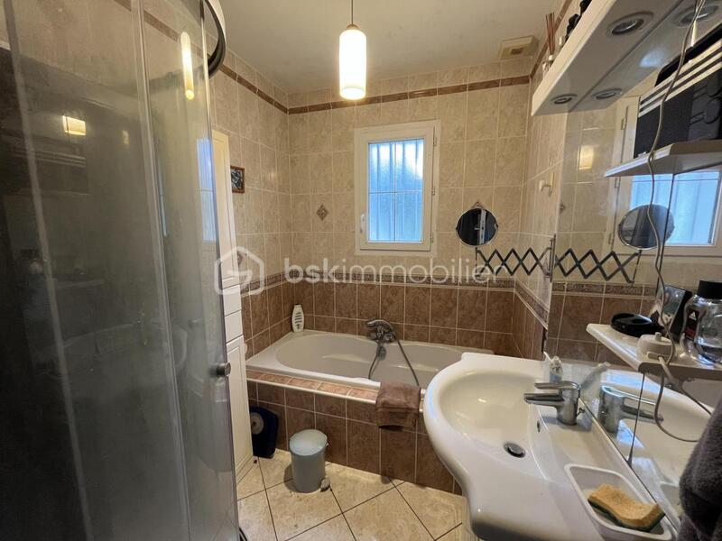 Maison traditionnelle - 100 m² - 5 pièces