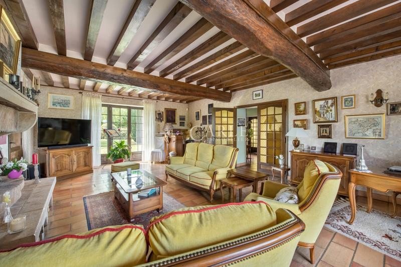 Maison - 238 m² - 8 pièces