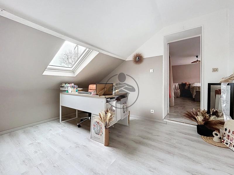 Maison - 180 m² - 6 pièces