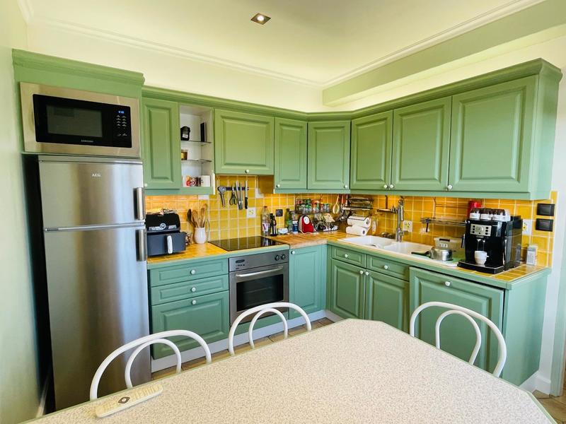 Maison - 230 m² - 9 pièces