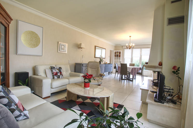 Maison - 121 m² - 6 pièces