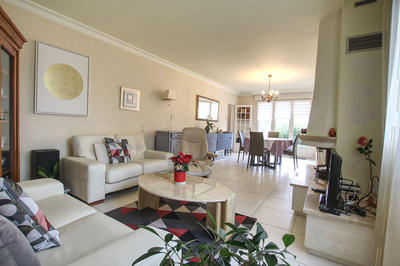 Maison - 121 m² - 6 pièces