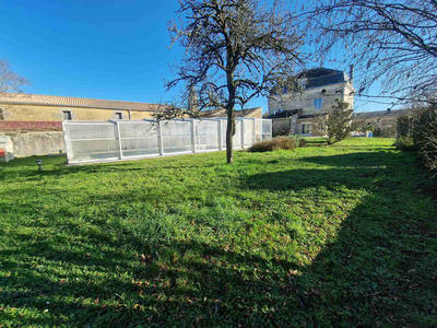 Maison - 331 m² - 10 pièces