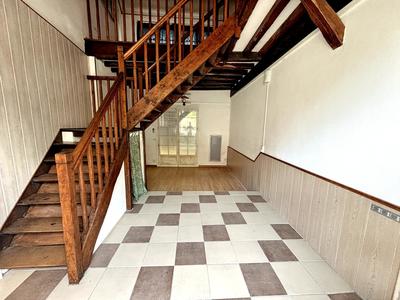 Maison - 172 m² - 7 pièces