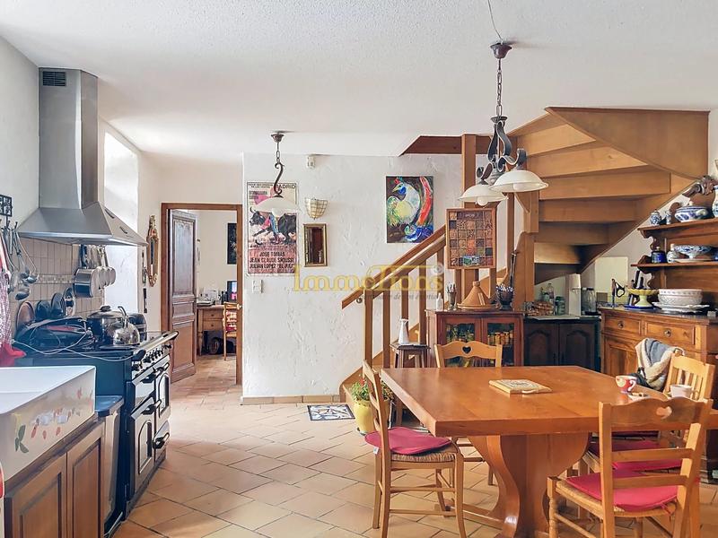 Maison - 354 m² - 12 pièces