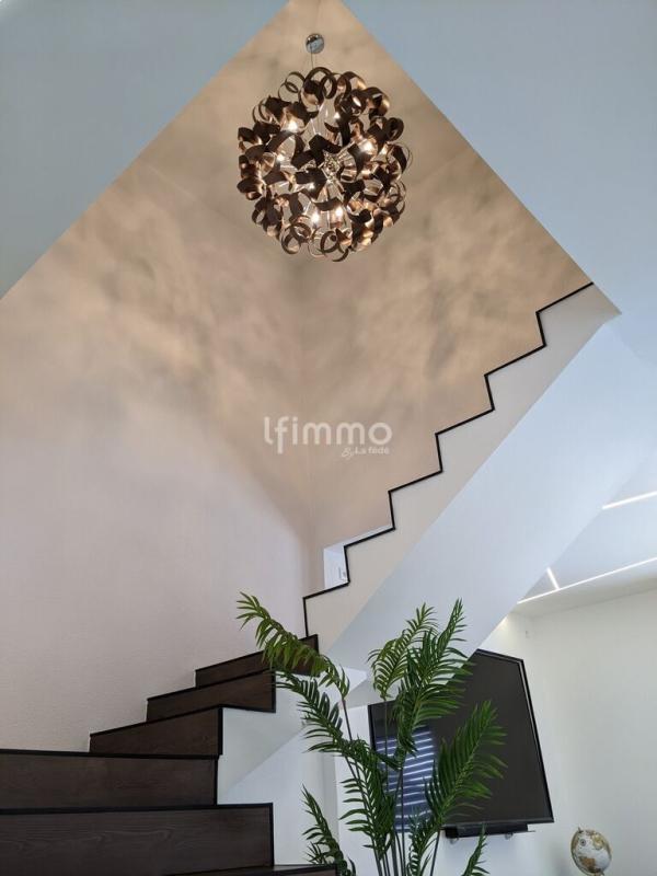 Maison - 165 m² - 5 pièces