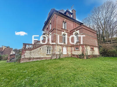 Maison - 382 m² - 15 pièces