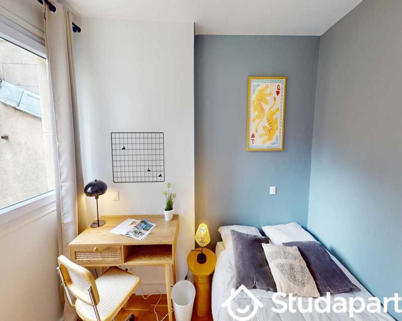 Chambre - 150 m² - 1 pièce