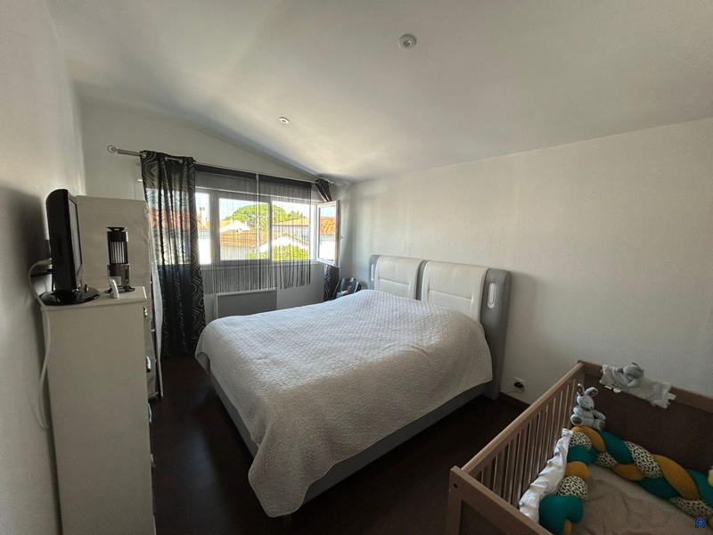 Maison - 180 m² - 5 pièces