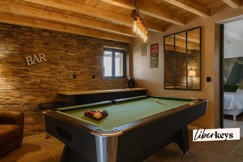 Propriété - 290 m² - 13 pièces