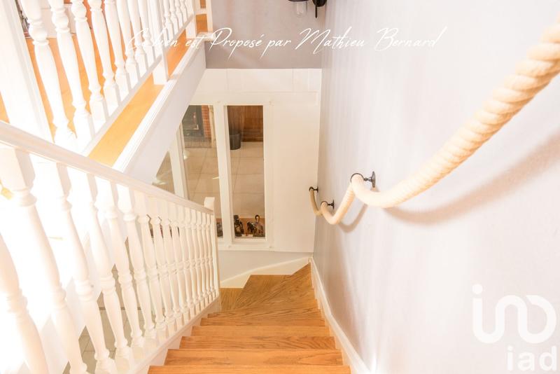 Maison - 214 m² - 9 pièces