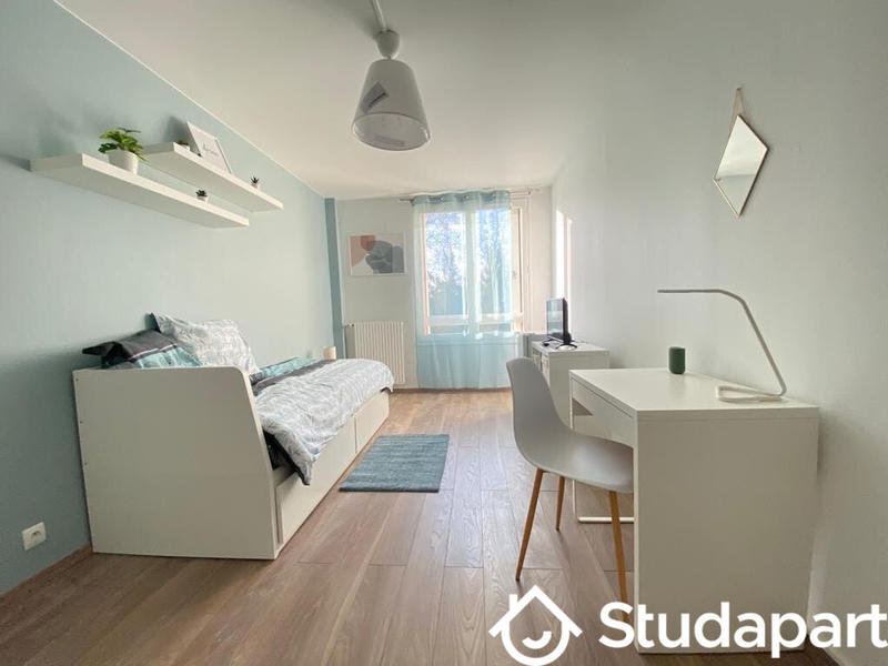 Chambre - 13 m² - 1 pièce