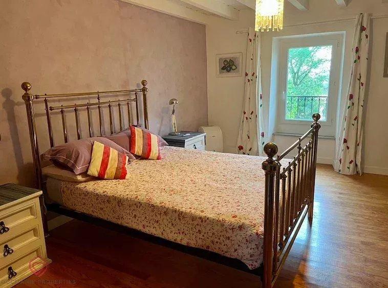 Corps de ferme - 412 m² - 10 pièces