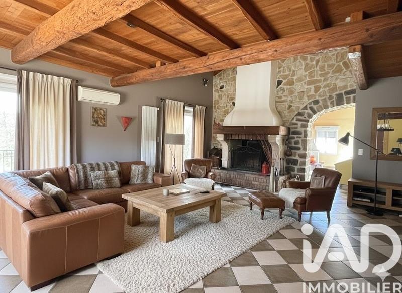 Maison - 204 m² - 7 pièces