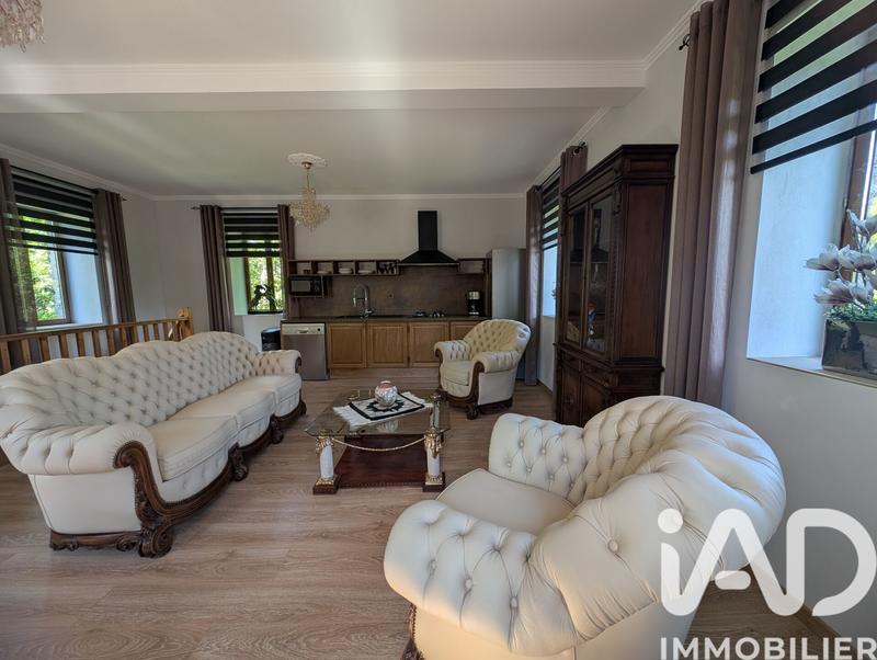 Maison - 195 m² - 8 pièces