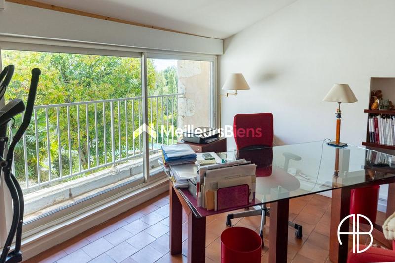 Maison - 288 m² - 13 pièces