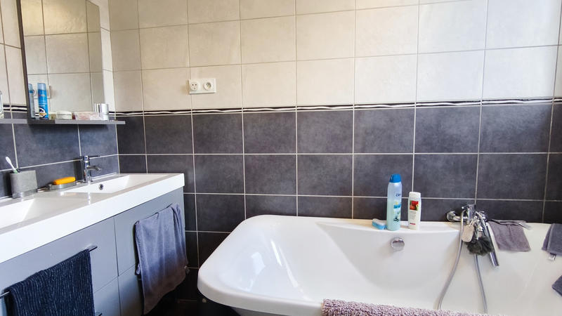 Maison - 97 m² - 6 pièces