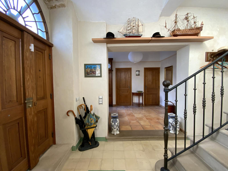 Maison - 234 m² - 8 pièces