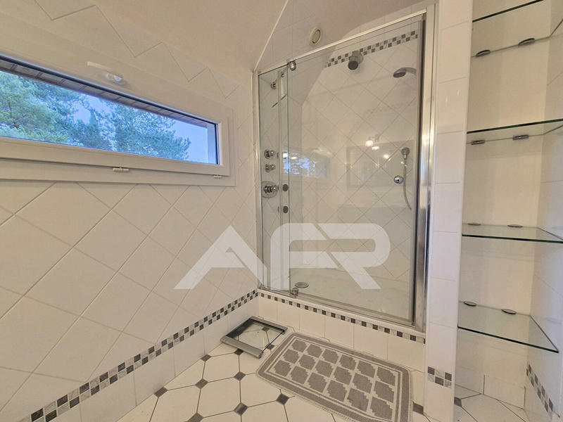 Maison - 112 m² - 6 pièces