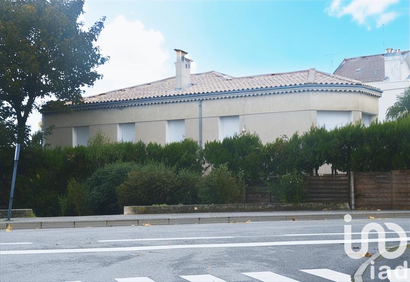 Maison - 220 m² - 9 pièces