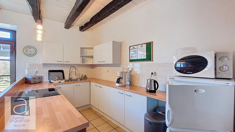 Maison - 330 m² - 14 pièces