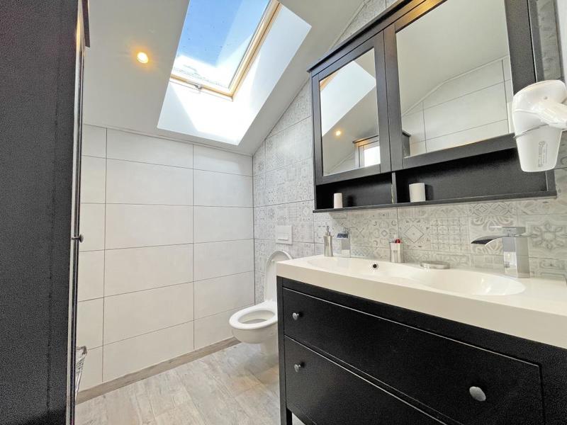 Maison - 250 m² - 7 pièces