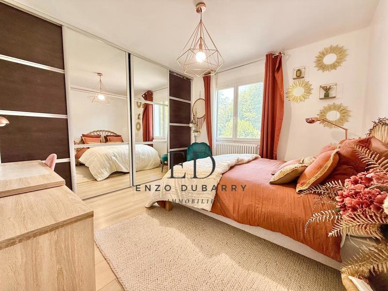 Maison - 301 m² - 9 pièces