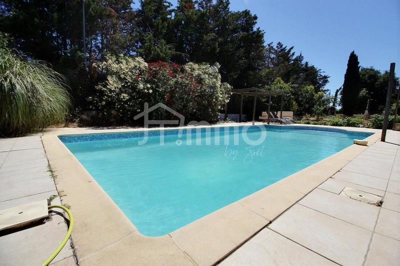 Villa - 390 m² - 5 pièces