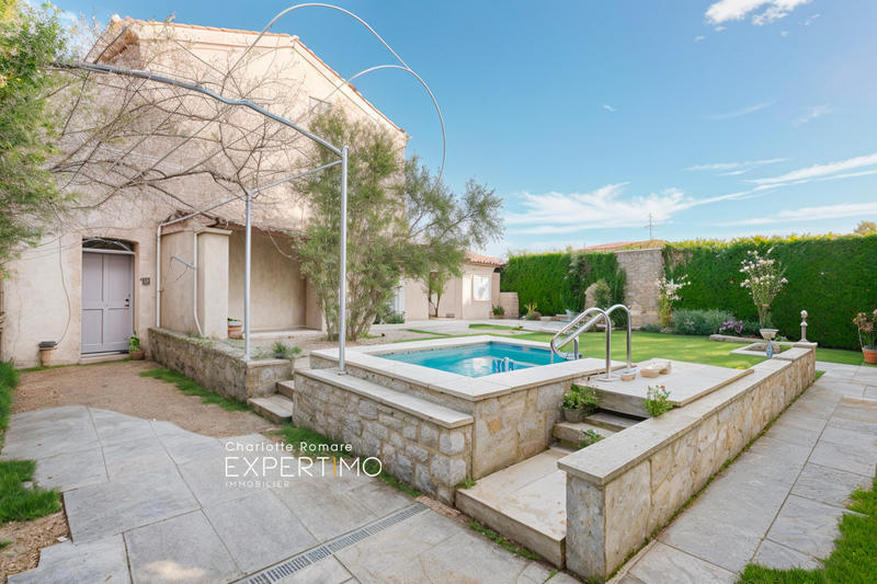 Maison de village - 257 m² - 10 pièces