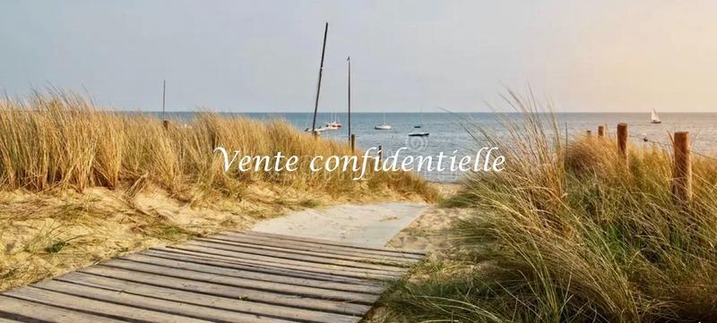 Maison - 353 m² - 15 pièces