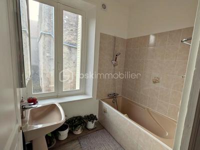 Maison traditionnelle - 108 m² - 5 pièces