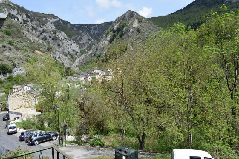 Maison - 230 m² - 8 pièces