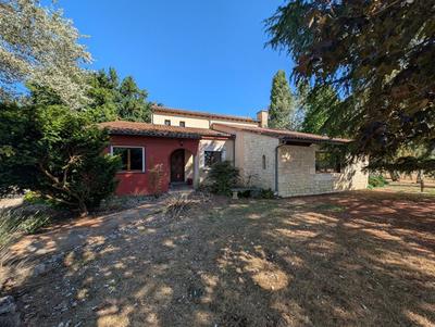 Maison - 231 m² - 5 pièces