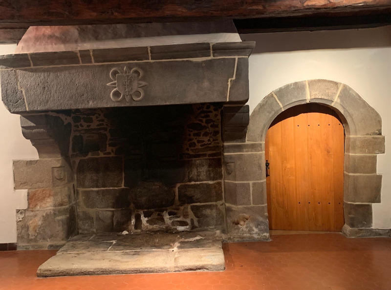 Maison en pierre - 290 m² - 9 pièces